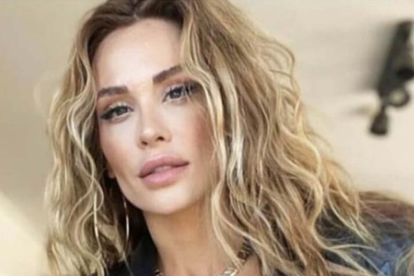 Şarkıcı Şimal’e Veda: Sevenleri Kuşadası’nda Son Yolculuğuna Uğurladı