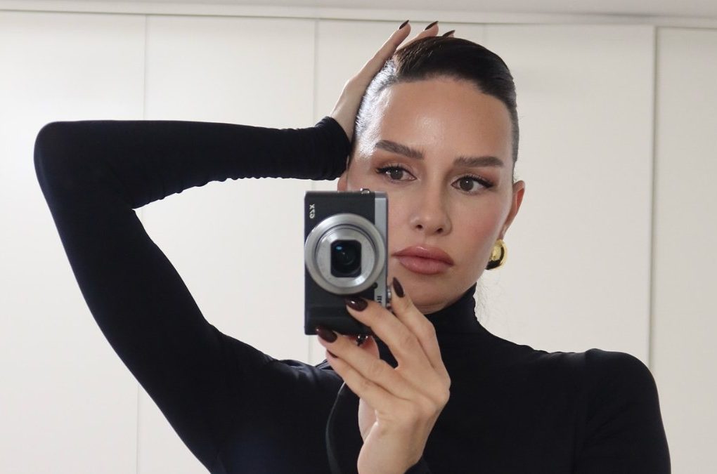 Yasemin Özilhan’dan Dikkat Çeken Paylaşım: Kızı Emine’ye Beğeni ve Yorum Yağdı